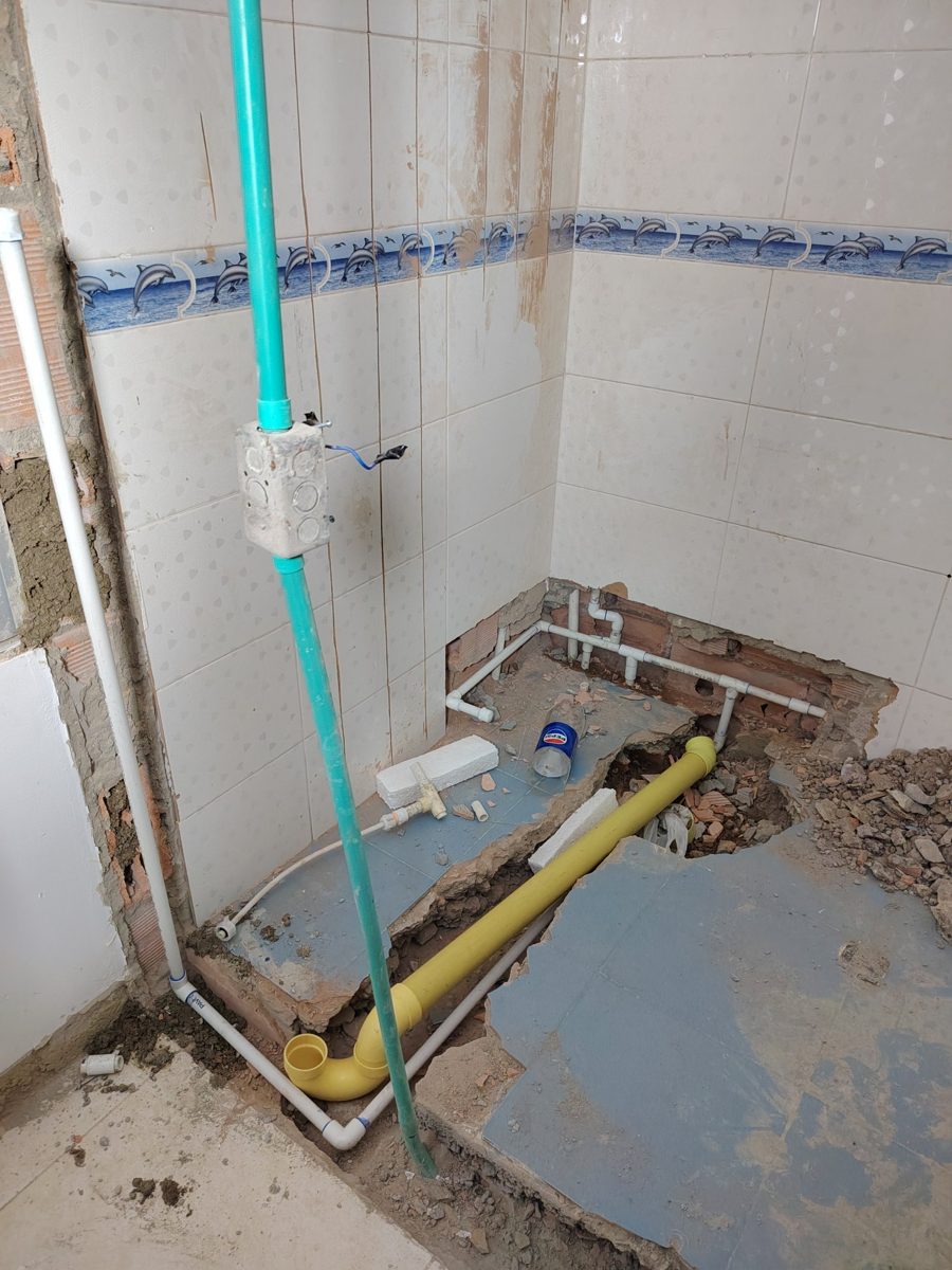 Redes hidráulicas y sanitarias nuevas antes de cerrar el piso